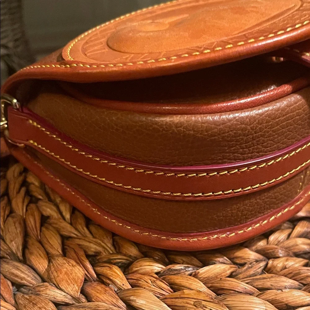 Dooney & Bourke Vintage Remake Big Duck Tan on Light Brown Leather Crossbody Bag - Picture 6 of 13